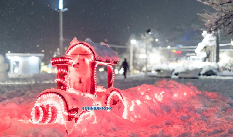 Охридска полноќна снежна идила низ објективот на Стојан Стојановски 2С